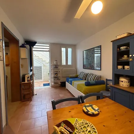 Loft Giulia 托雷桑塔萨宾娜